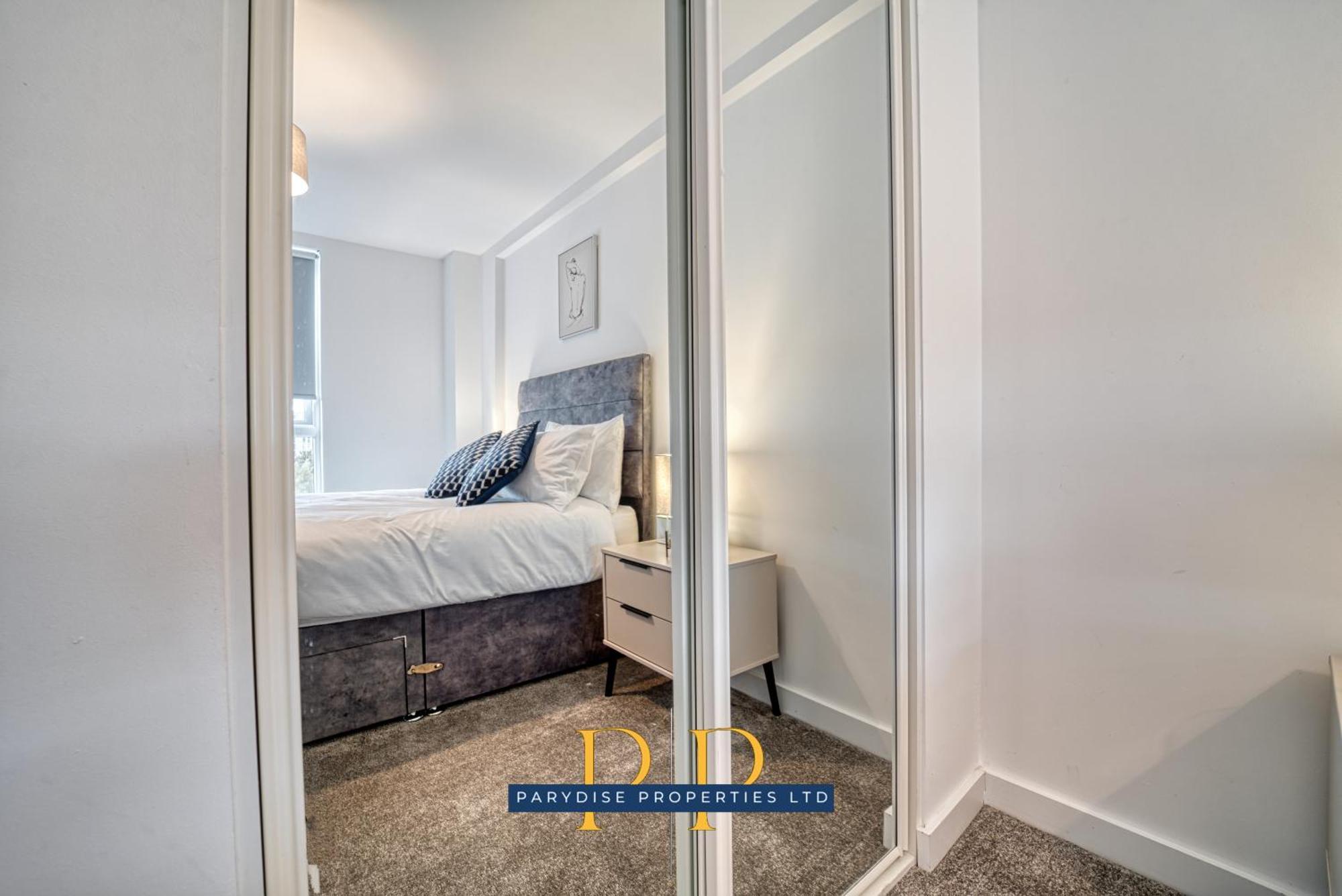 The Middlewood Plaza Suite - By Parydise Properties - Business Or Leisure Stays, Central Location, Sleeps 4, Salford Manchester Zewnętrze zdjęcie