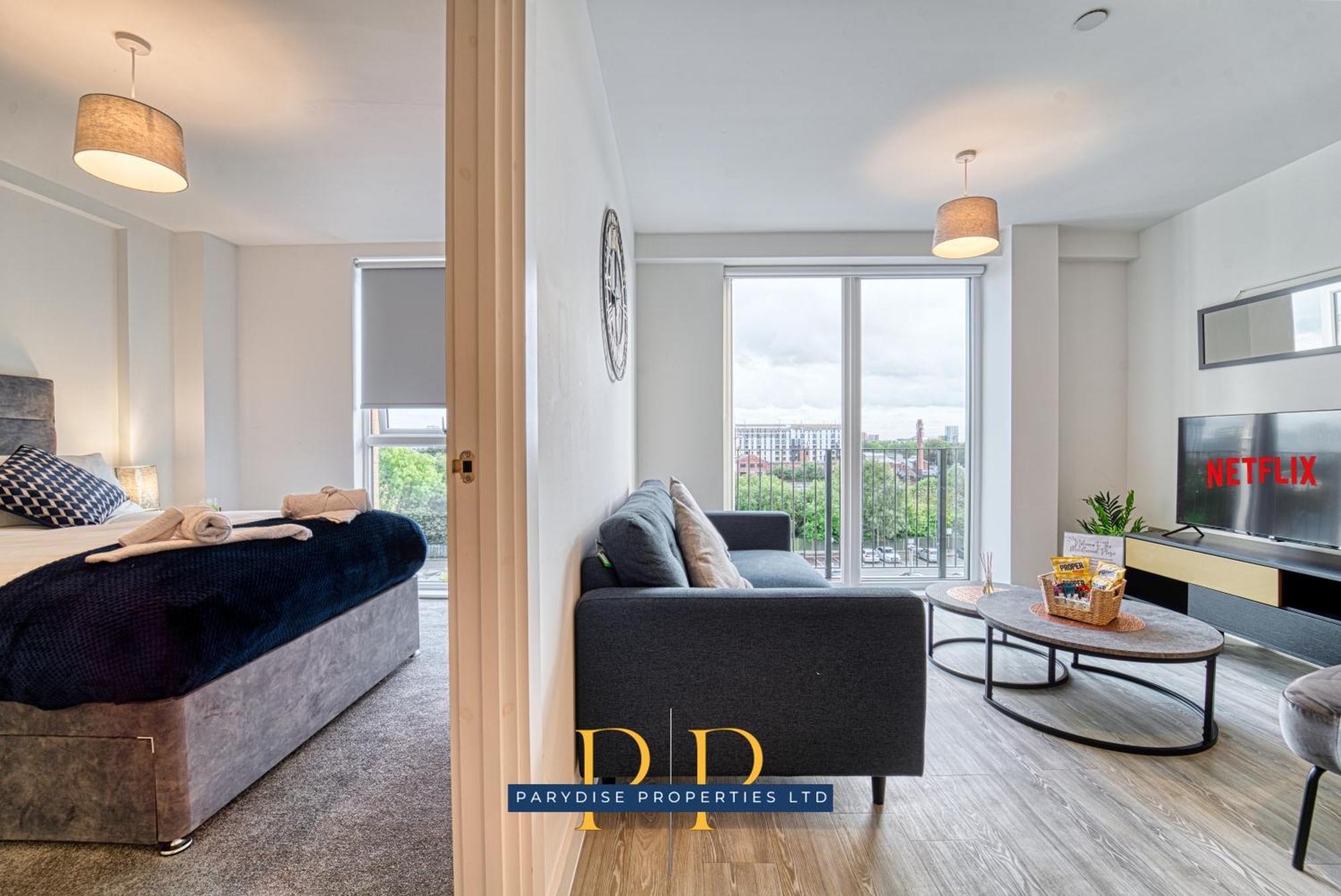 The Middlewood Plaza Suite - By Parydise Properties - Business Or Leisure Stays, Central Location, Sleeps 4, Salford Manchester Zewnętrze zdjęcie