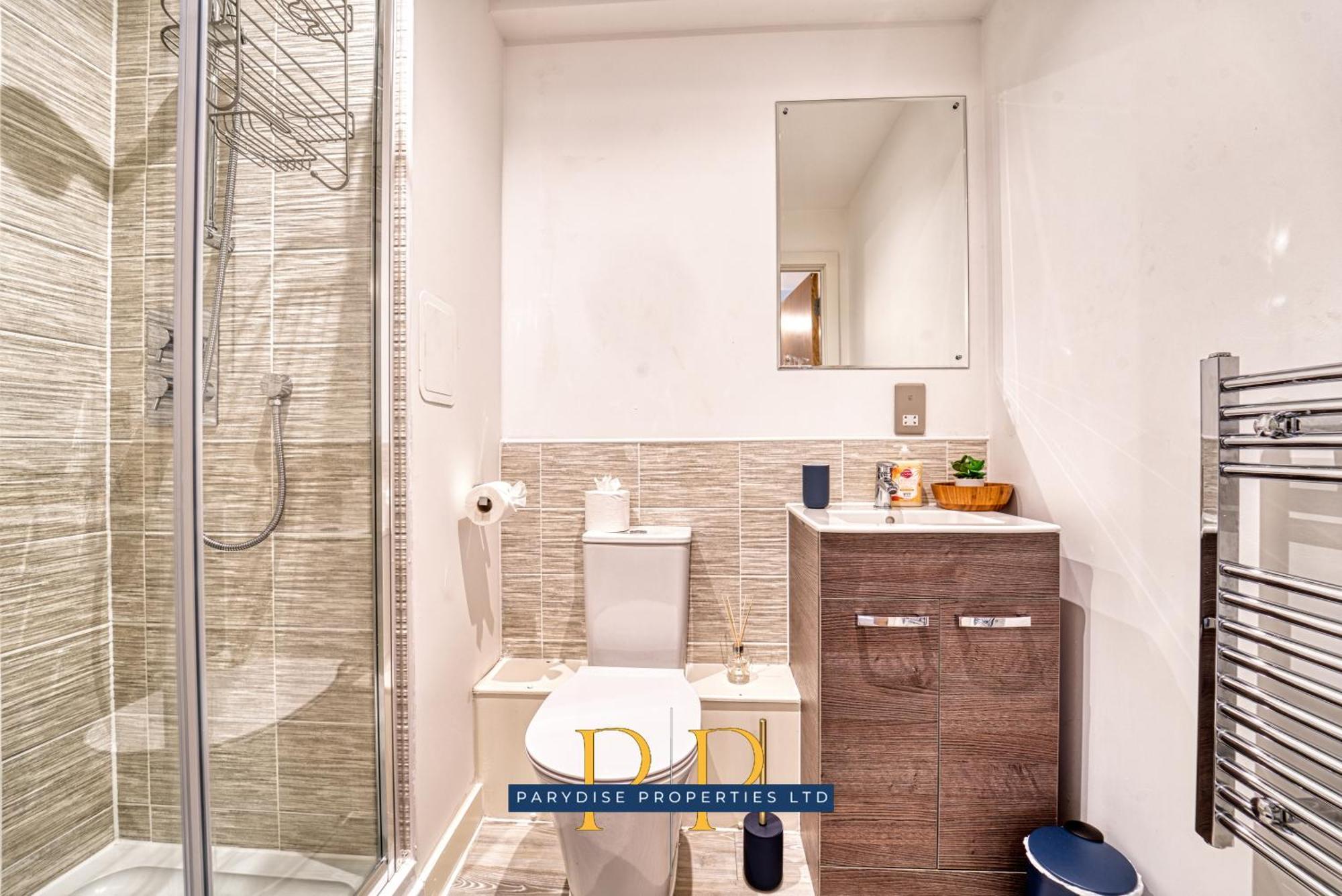 The Middlewood Plaza Suite - By Parydise Properties - Business Or Leisure Stays, Central Location, Sleeps 4, Salford Manchester Zewnętrze zdjęcie