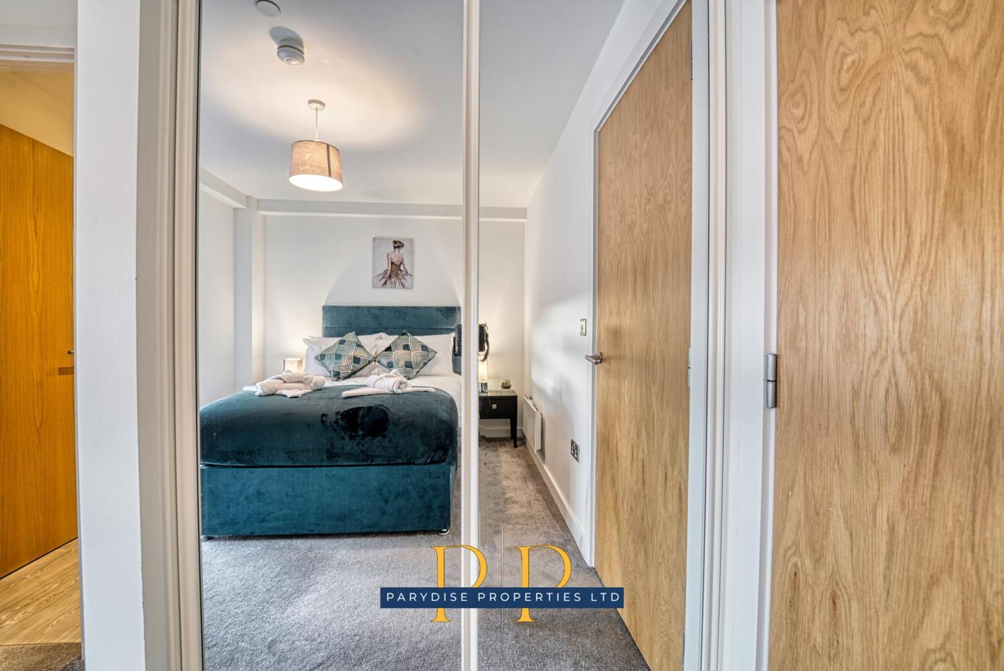 The Middlewood Plaza Suite - By Parydise Properties - Business Or Leisure Stays, Central Location, Sleeps 4, Salford Manchester Zewnętrze zdjęcie