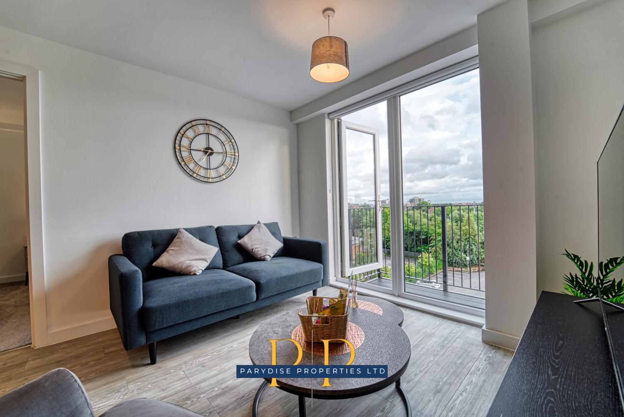 The Middlewood Plaza Suite - By Parydise Properties - Business Or Leisure Stays, Central Location, Sleeps 4, Salford Manchester Zewnętrze zdjęcie