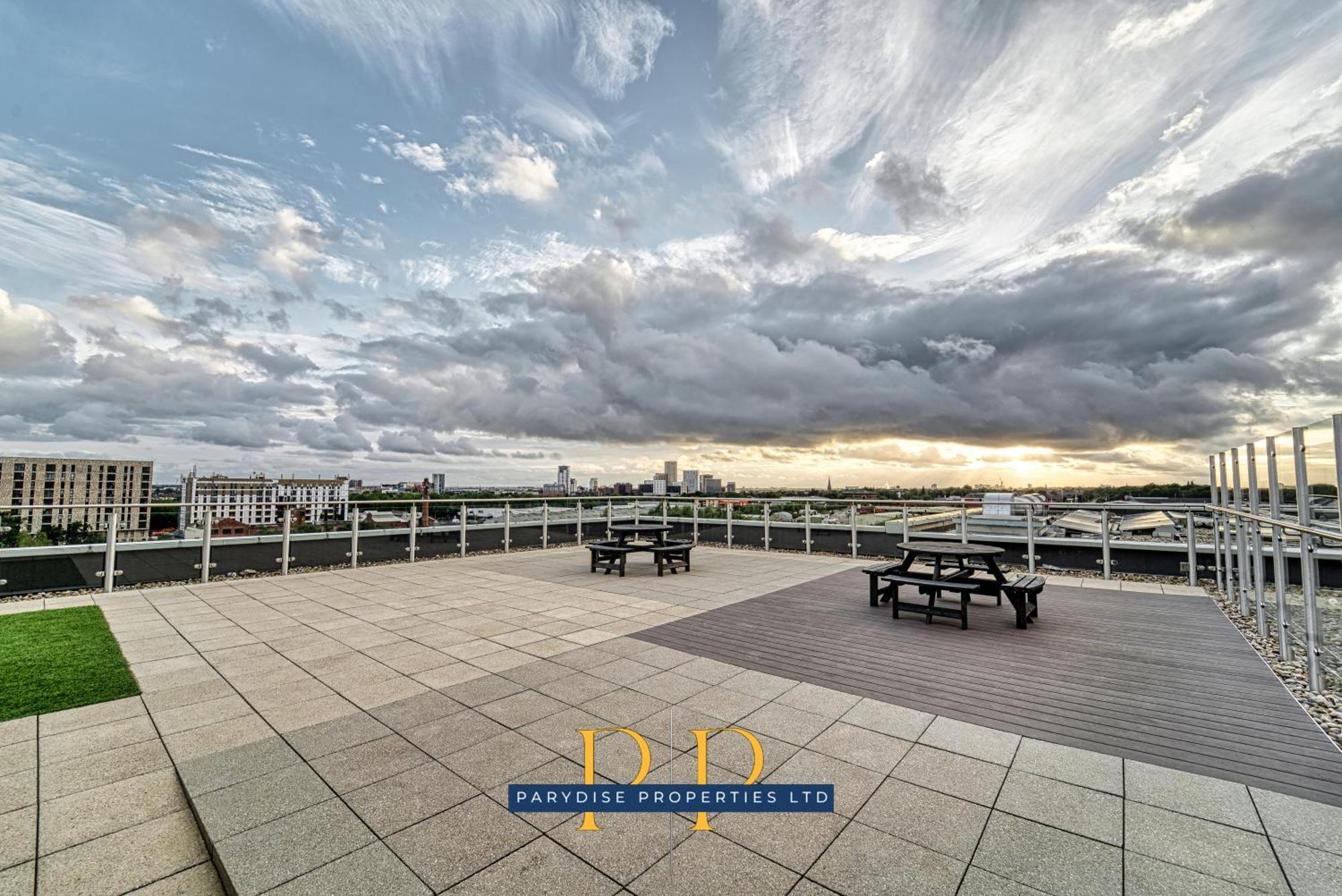 The Middlewood Plaza Suite - By Parydise Properties - Business Or Leisure Stays, Central Location, Sleeps 4, Salford Manchester Zewnętrze zdjęcie